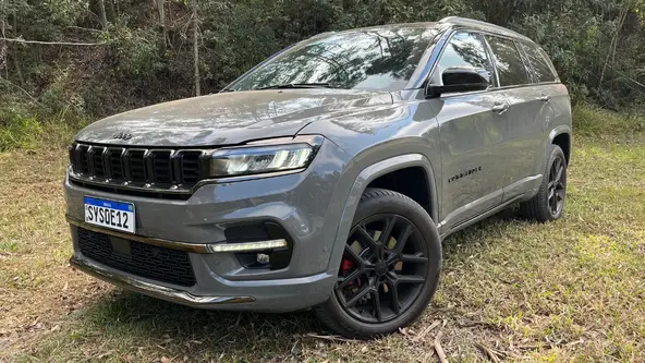 Versão topo de linha do SUV de sete lugares se destaca pelo desempenho do motor de 272 cv 