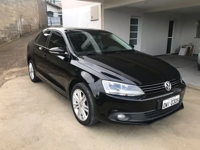 Carro Volkswagen Jetta 2013 2.0 Comfortline (Flex)