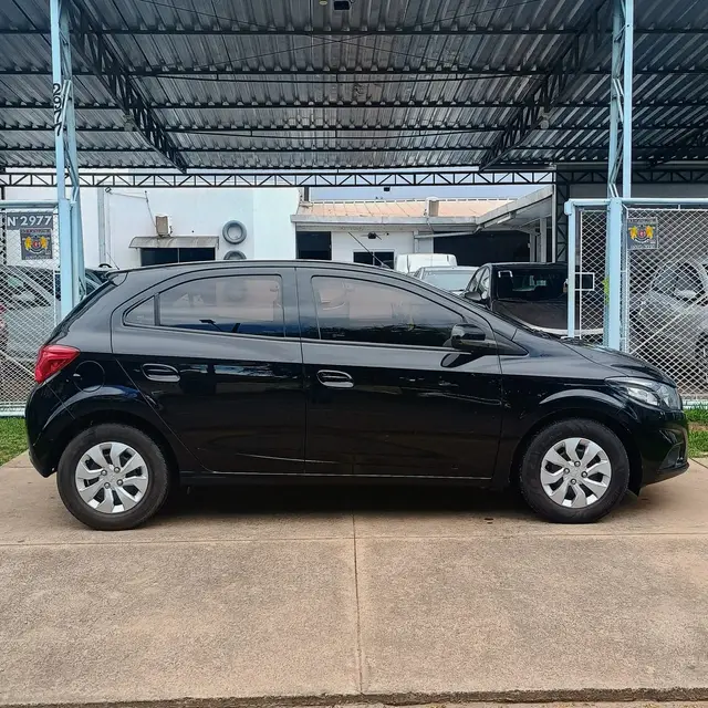 Carro Chevrolet Onix 2017 1.0 LT SPE/4