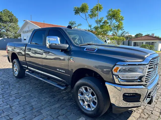 Carro RAM 2500 2023 Laramie 6.7 4X4