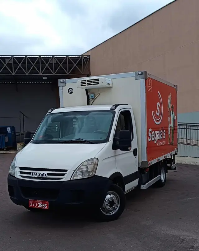 Carro Iveco Daily Chassi 2012 55C17 CS 3750