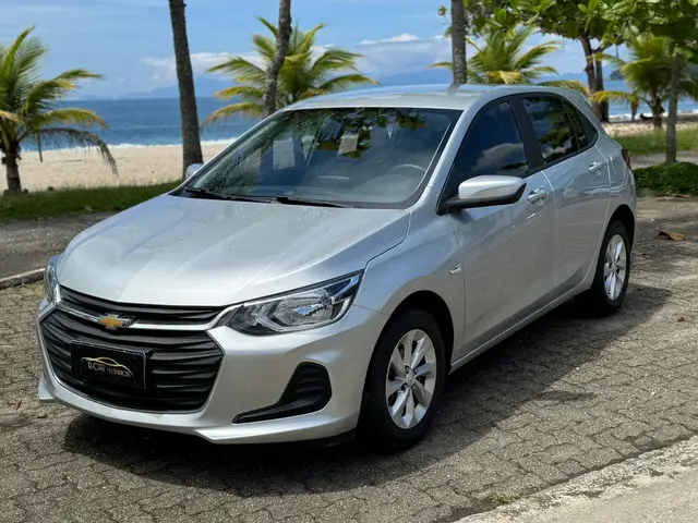 Carro Chevrolet Onix 2023 LT 1.0