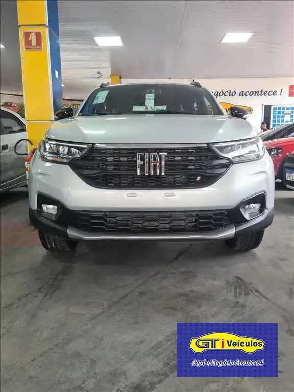 Carro Fiat Strada 2025 Volcano 1.3 Flex 8V CD Aut.