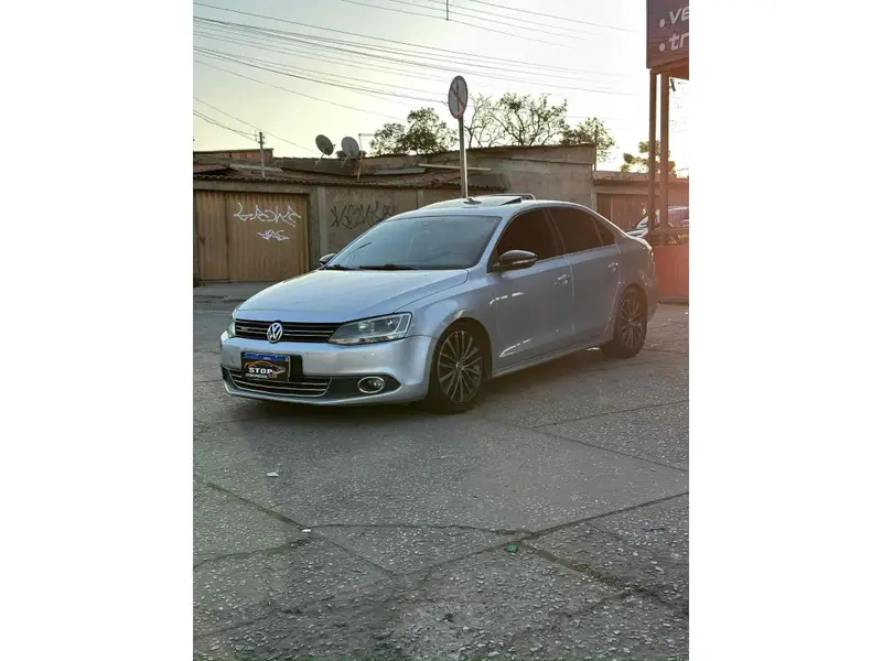 Volkswagen Jetta 2.0 TSI Highline DSG
