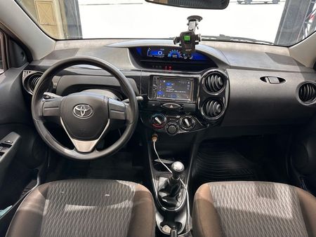 Etios Sedan X 1.5 (Flex)