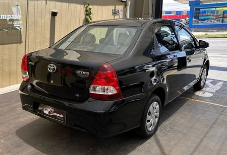 Etios Sedan X 1.5 (Flex)