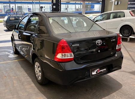 Etios Sedan X 1.5 (Flex)