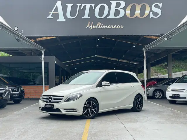 Carro Mercedes-Benz Classe B 2014 200 1.6 Turbo Sport