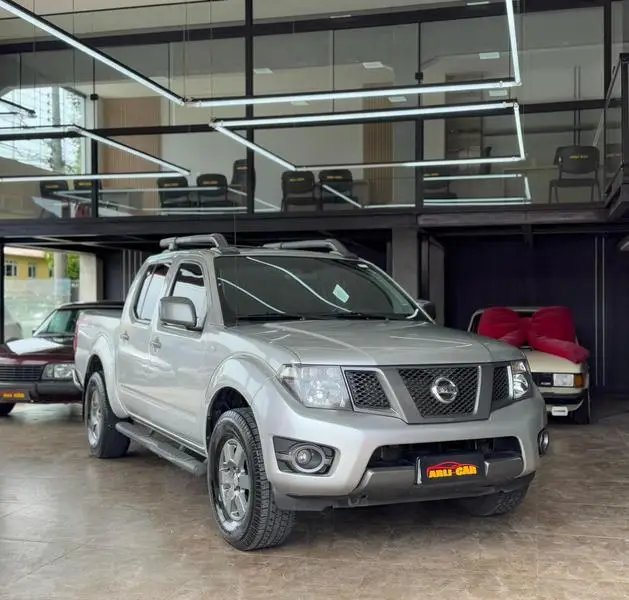 Nissan Frontier 2.5 TD CD 4x4 SV Attack (Aut)