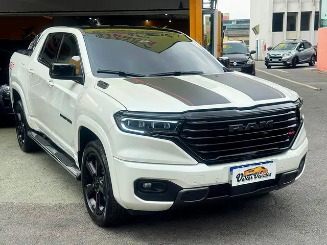 Carro RAM Rampage 2024 R/T 2.0 Turbo