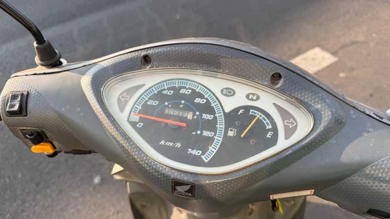 alt=