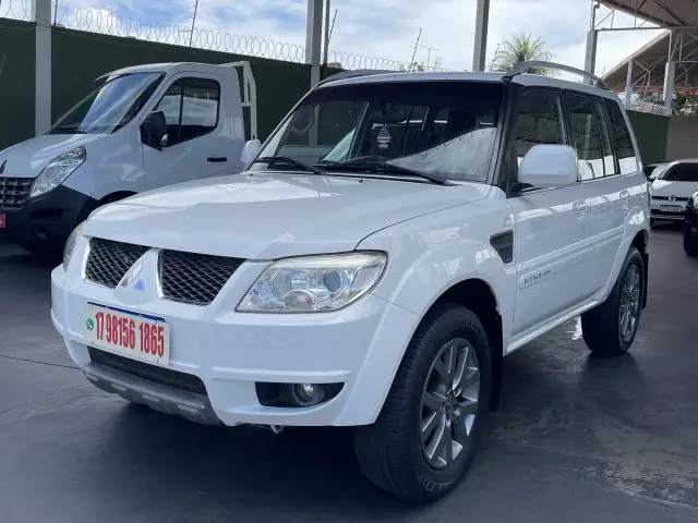 Carro Mitsubishi Pajero TR4 2013 2.0 16V 4x2 (Flex) (Aut)