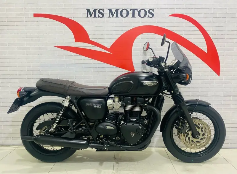 Triumph Bonneville T120 Black