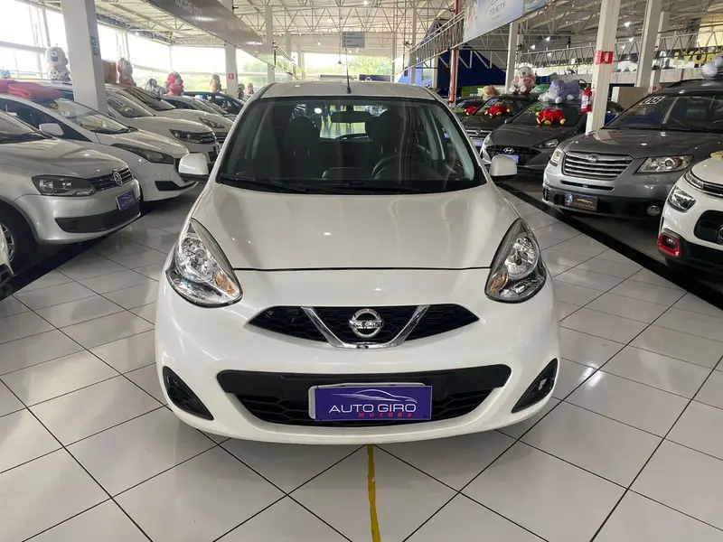 Nissan March 1.6 16V SV (Flex)