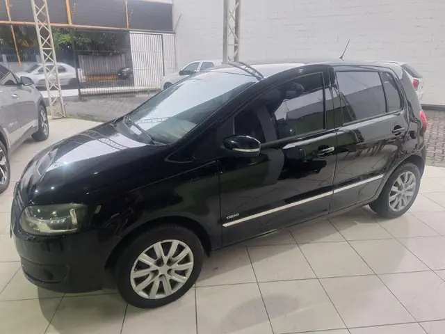 Carro Volkswagen Fox 2011 1.0 8V (Flex) 4p