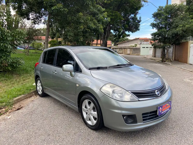Nissan Tiida SL 1.8 (flex) (aut)