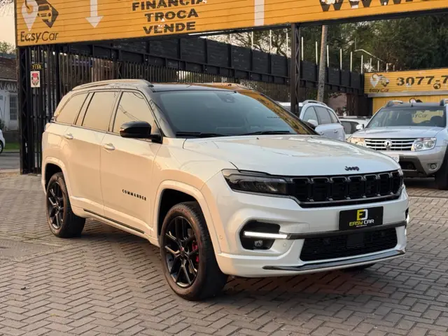 Carro Jeep Commander 2025 Blackhawk 2.0 Hurricane