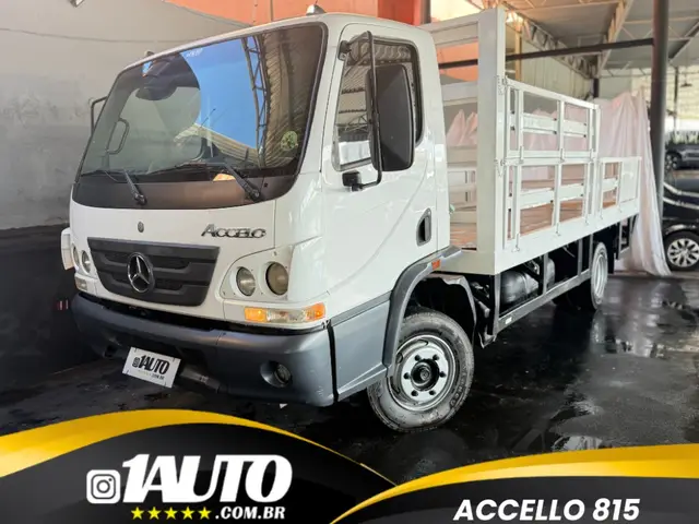 Carro Mercedes-Benz Accelo 2013 815/31