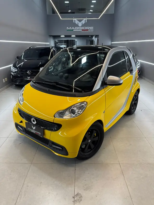 Carro Smart Fortwo Coupe 2015 fortwo 1.0 Turbo Coupé