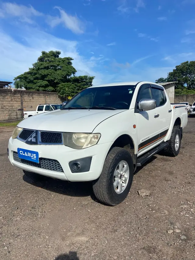 Carro Mitsubishi L200 Triton 2013 3.2 DI-D 4x4
