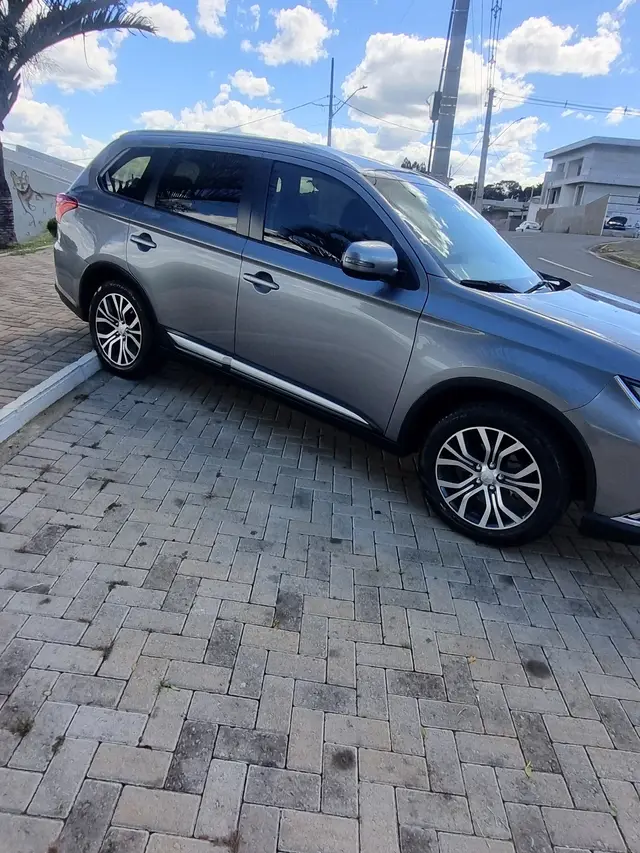 Carro Mitsubishi Outlander 2018 2.0 16V CVT