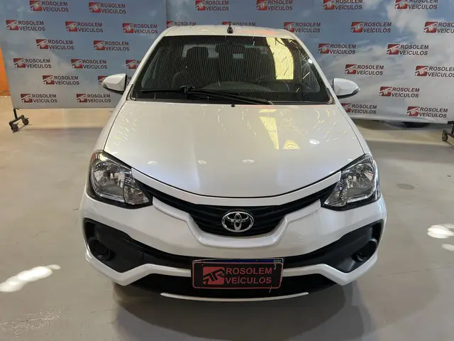Carro Toyota Etios Sedan 2021 X Plus 1.5 (Aut) (Flex)