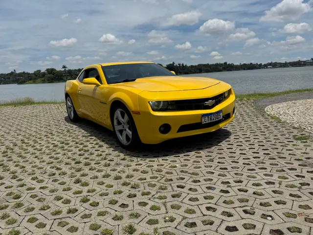 Carro Chevrolet Camaro 2011 6.2 2SS