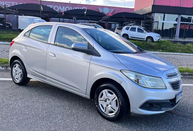 Carro Chevrolet Onix 2013 1.0 LT SPE/4
