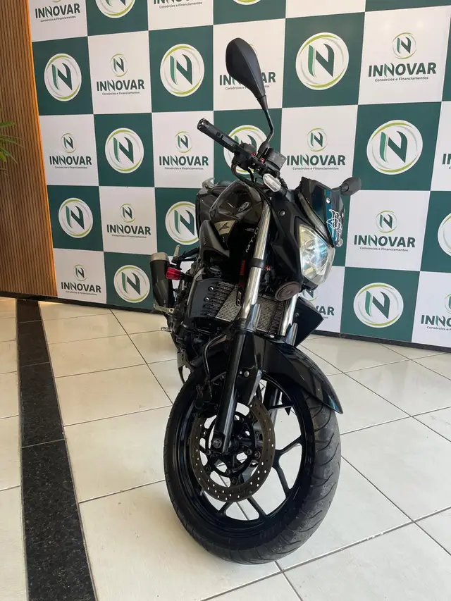 Carro Yamaha MT-03 2017 STD