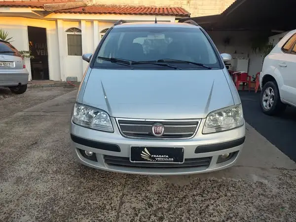 Carro Fiat Idea 2010 ELX 1.4 (Flex)