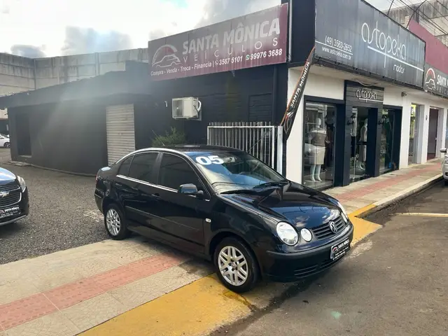 Carro Volkswagen Polo Sedan 2005 1.6 8V (Flex)