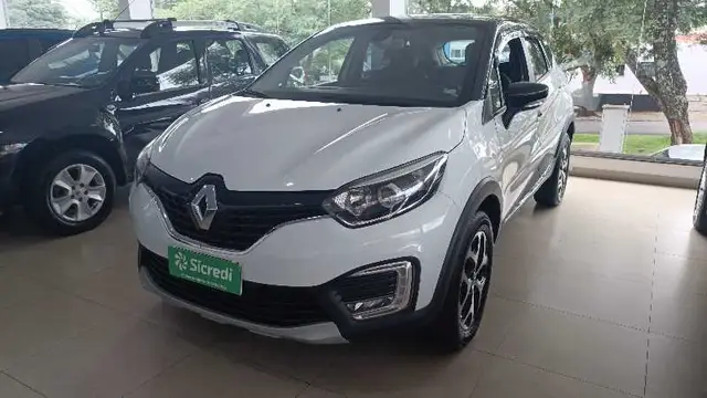 Carro Renault Captur 2018 Intense 1.6 16v SCe CVT (Flex)