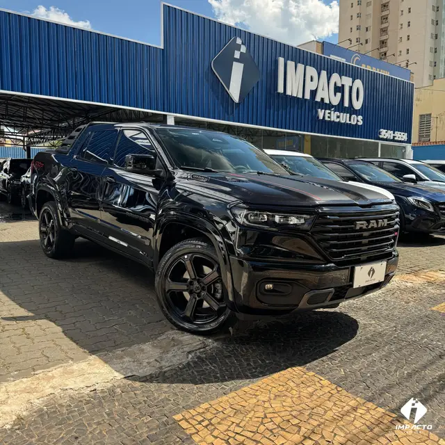 Carro RAM Rampage 2024 R/T 2.0 Turbo