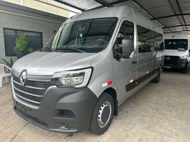 Renault Master Minibus Executive L3H2