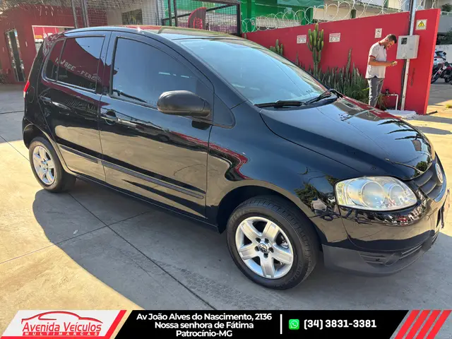 Carro Volkswagen Fox 2008 Route 1.0 8V (Flex)