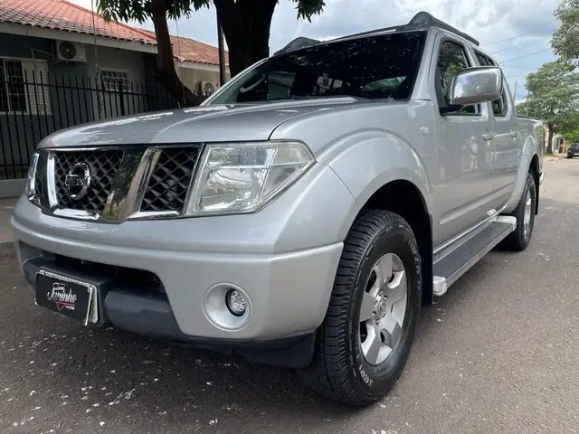 Carro Nissan Frontier 2011 LE 4x4 2.5 16V (cab. dupla) (aut)
