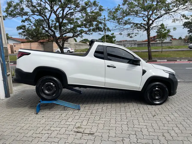 Carro Fiat Strada 2023 Endurance 1.4 Cabine Plus (Flex)