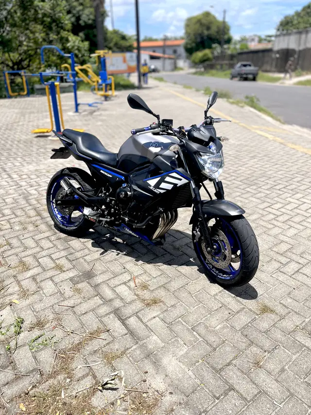 Carro Yamaha XJ6 N 2013 XJ6 N 600