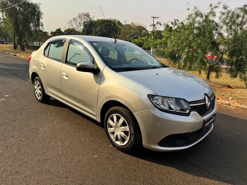 Renault Logan Expression 1.6 8V (flex)