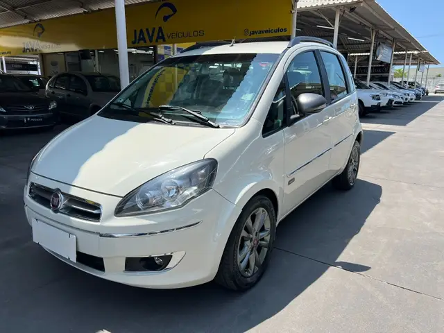 Carro Fiat Idea 2015 ESSENCE SUBLIME Dual.1.6 Flex16V 5p