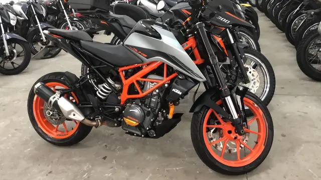 Carro KTM Duke 390 2022 390