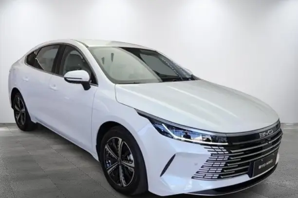 Carro BYD King 2025 DM-i GS