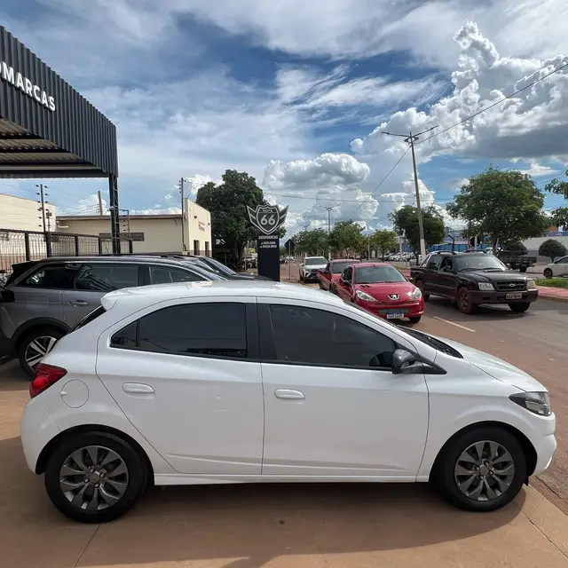 Carro Chevrolet Joy 2021 1.0 8V Black Edition (Flex)