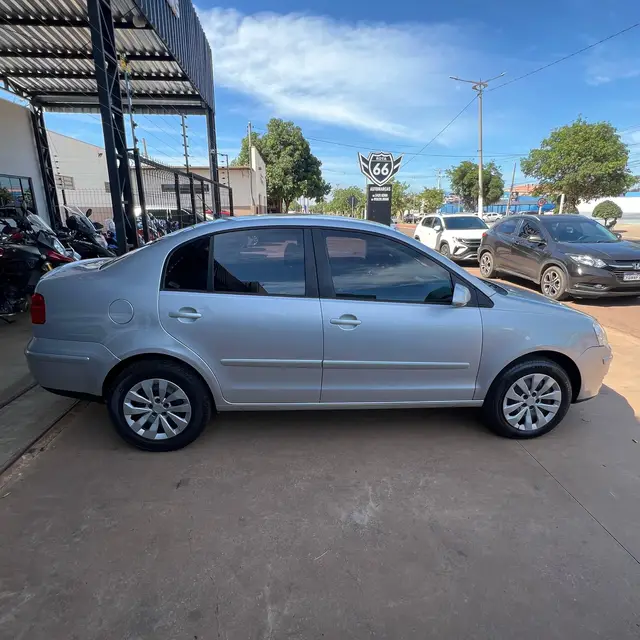 Carro Volkswagen Polo Sedan 2011 1.6 8V (Flex)