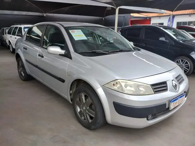Carro Renault Megane Sedan 2010 Mégane Sedan Expression 1.6 16V (flex)