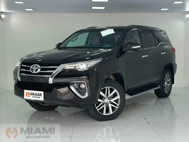 Carro Toyota SW4 2017 2.8 TDI SRX 5L 4x4 (Aut)