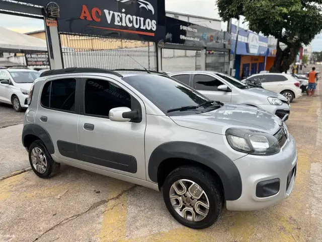 Carro Fiat Uno 2016 Vivace Celeb. 1.0 8V (Flex) 4p