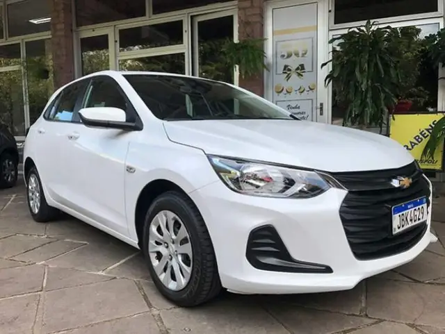 Carro Chevrolet Onix 2023 LT 1.0