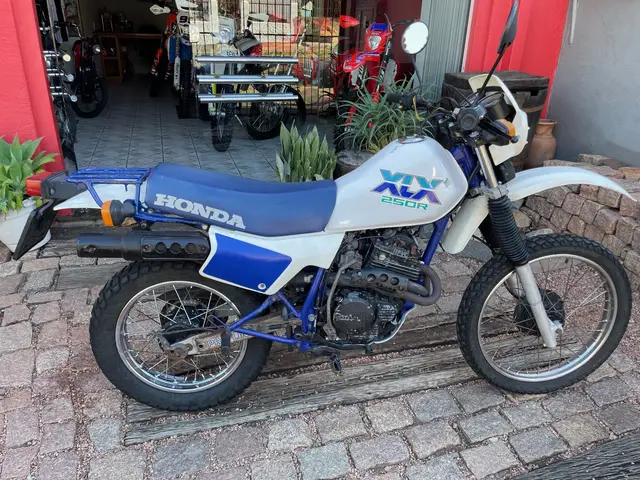 Carro Honda XLX 250 1990 R
