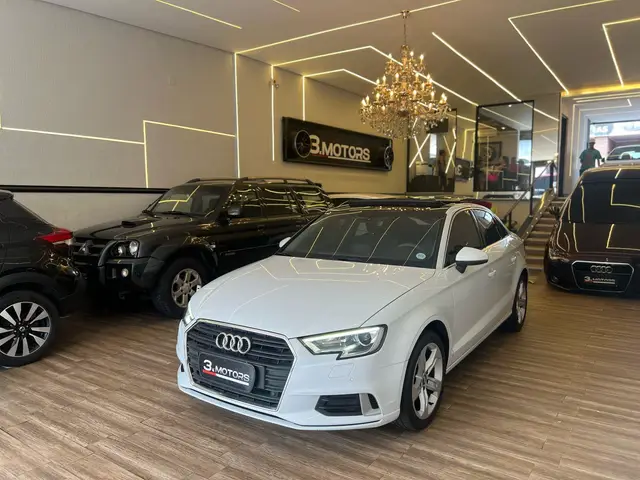 Carro Audi A3 2018 2.0 TFSI Ambition S Tronic